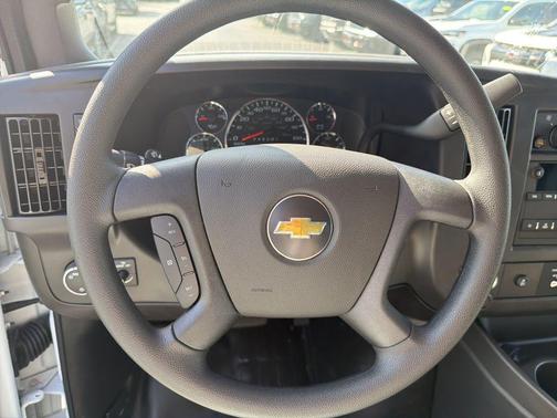 2025 Chevrolet Express 2500 RWD 2500 Regular Wheelbase WT