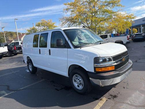 2025 Chevrolet Express 2500 RWD 2500 Regular Wheelbase WT