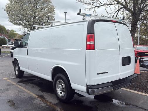 Summit White 2022 Chevrolet Express 2500 LT