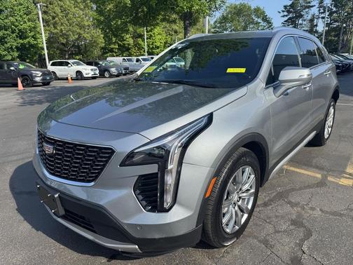 Argent Silver Metallic 2023 Cadillac XT4 Premium Luxury