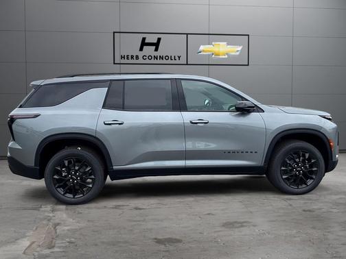 Sterling Gray Metallic 2026 Chevrolet Traverse LT