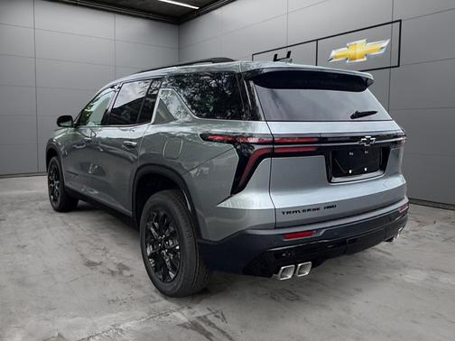 Sterling Gray Metallic 2026 Chevrolet Traverse LT