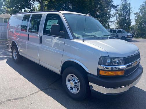 2025 Chevrolet Express 2500 RWD 2500 Regular Wheelbase WT