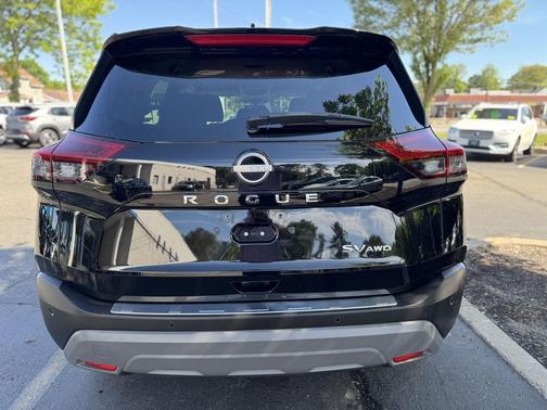 Super Black 2023 Nissan Rogue SV
