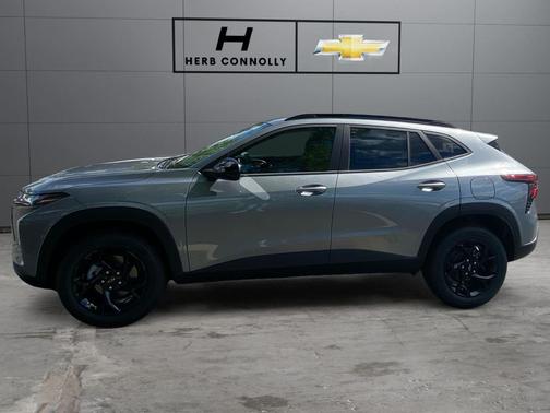 Sterling Gray Metallic 2026 Chevrolet Trax LT