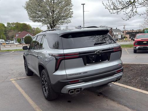Sterling Gray Metallic 2024 Chevrolet Traverse AWD Z71