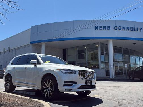 Crystal White Metallic 2025 Volvo XC90 B5 Core