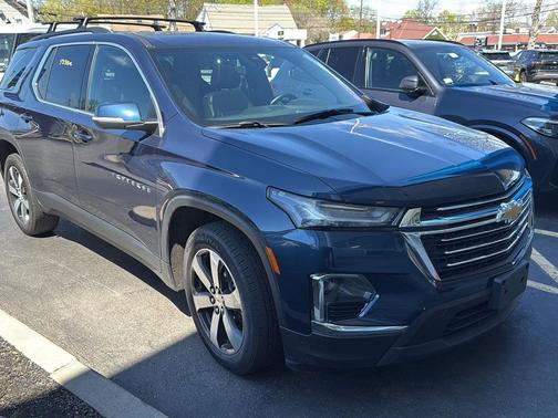 Northsky Blue Metallic 2023 Chevrolet Traverse LT Leather