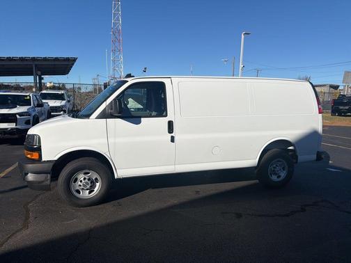 2025 Chevrolet Express 2500 RWD 2500 Regular Wheelbase WT