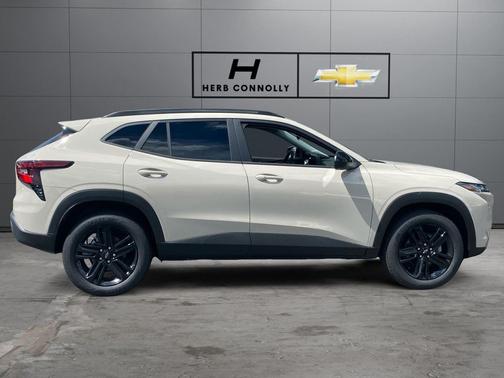 White Sands 2026 Chevrolet Trax FWD ACTIV