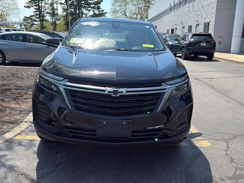 Mosaic Black Metallic 2024 Chevrolet Equinox LS