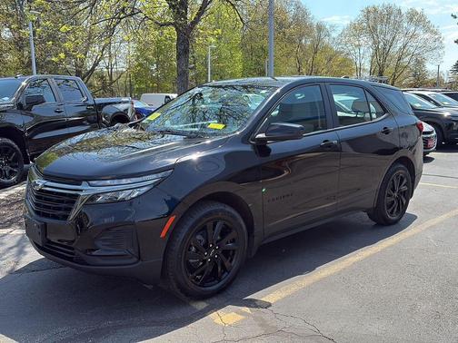 Mosaic Black Metallic 2024 Chevrolet Equinox LS