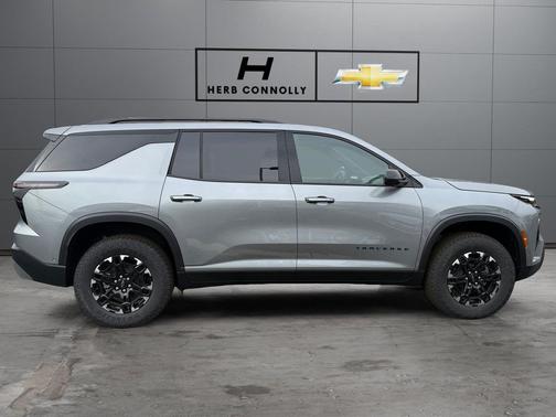 Sterling Gray Metallic 2027 Chevrolet Traverse AWD Z71