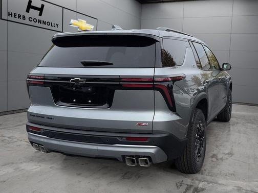 Sterling Gray Metallic 2027 Chevrolet Traverse AWD Z71