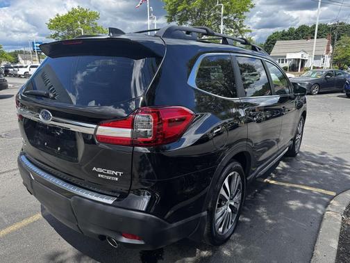 Crystal Black Silica 2022 Subaru Ascent Limited 7-Passenger