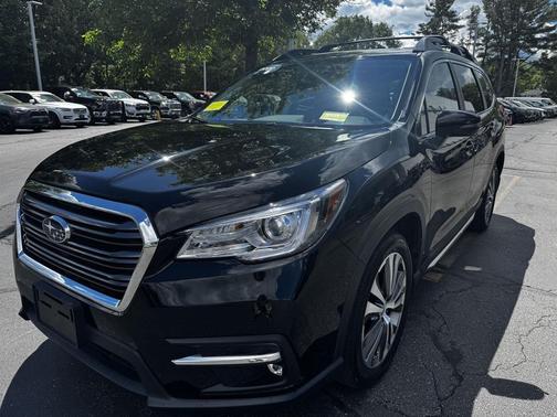 Crystal Black Silica 2022 Subaru Ascent Limited 7-Passenger
