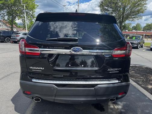 Crystal Black Silica 2022 Subaru Ascent Limited 7-Passenger