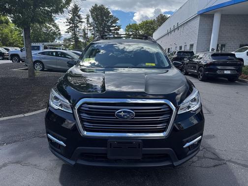 Crystal Black Silica 2022 Subaru Ascent Limited 7-Passenger