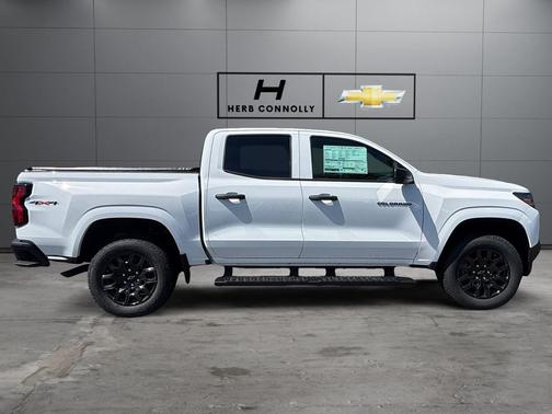 Summit White 2026 Chevrolet Colorado WT