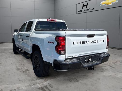 Summit White 2026 Chevrolet Colorado WT