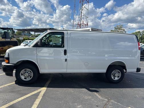 2025 Chevrolet Express 2500 RWD 2500 Regular Wheelbase WT