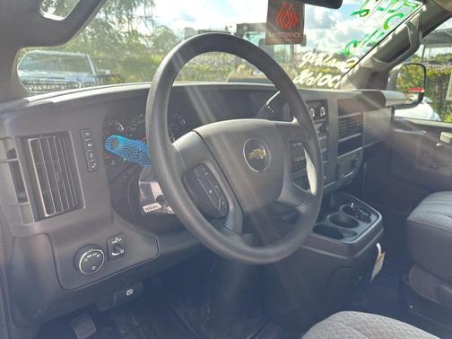 2025 Chevrolet Express 2500 RWD 2500 Regular Wheelbase WT
