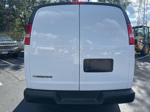 2025 Chevrolet Express 2500 RWD 2500 Regular Wheelbase WT