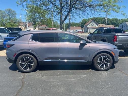 2025 Chevrolet Equinox EV LT