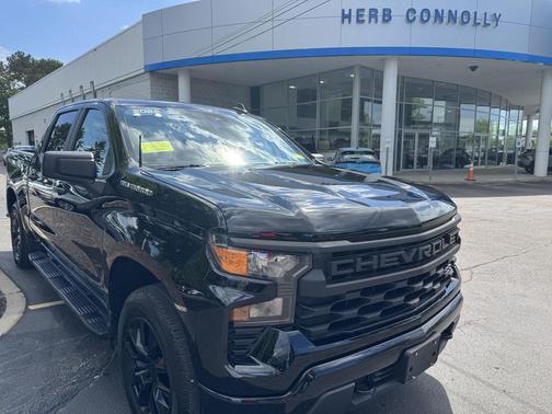 Black 2022 Chevrolet Silverado 1500 Custom