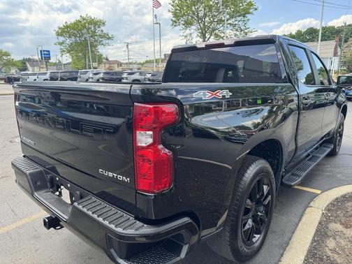 Black 2022 Chevrolet Silverado 1500 Custom