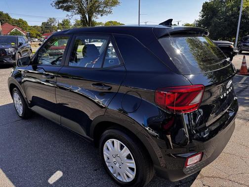 Black Noir Pearl 2020 Hyundai VENUE SE