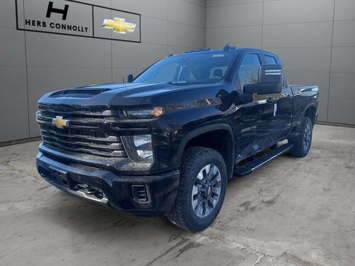 Black 2026 Chevrolet Silverado 2500 Custom