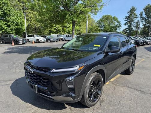 Mosaic Black Metallic 2024 Chevrolet Trax FWD ACTIV