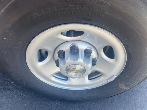 2025 Chevrolet Express 2500 RWD 2500 Regular Wheelbase WT