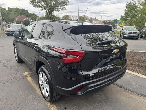 Mosaic Black Metallic 2024 Chevrolet Trax LS
