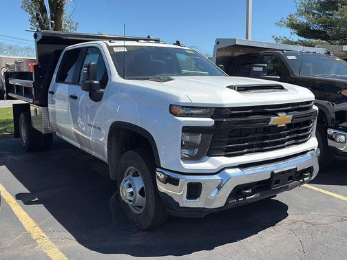 Summit White 2026 Chevrolet Silverado 3500 WT