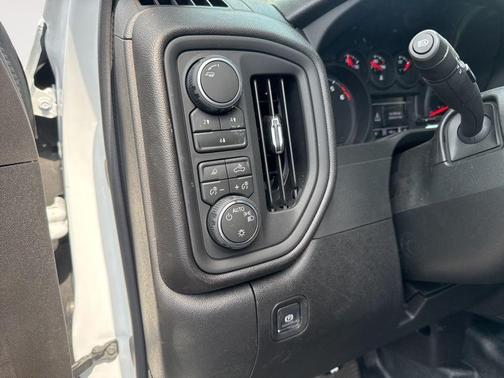 Summit White 2026 Chevrolet Silverado 3500 WT