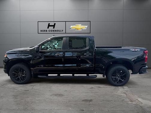 Black 2026 Chevrolet Silverado 1500 Custom