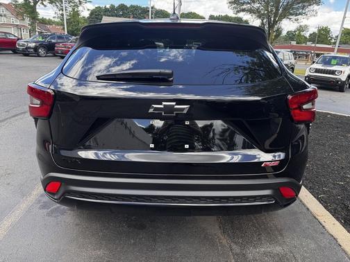 Mosaic Black Metallic 2024 Chevrolet Trax FWD 1RS
