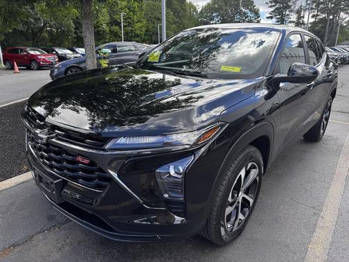 Mosaic Black Metallic 2024 Chevrolet Trax FWD 1RS