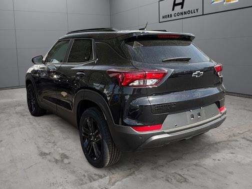 Mosaic Black Metallic 2026 Chevrolet Trailblazer LT