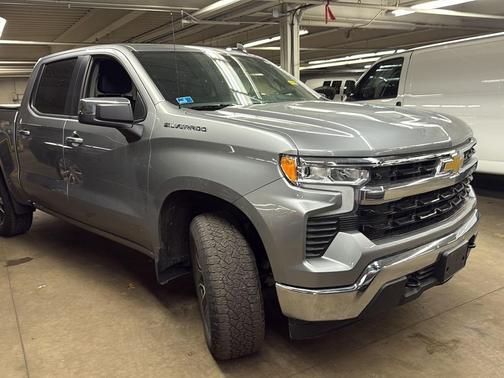 Sterling Gray Metallic 2023 Chevrolet Silverado 1500 LT