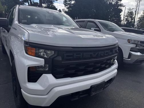 Summit White 2022 Chevrolet Silverado 1500 Custom
