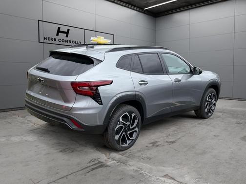 Sterling Gray Metallic 2026 Chevrolet Trax FWD 2RS