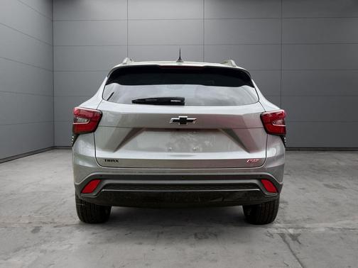 Sterling Gray Metallic 2026 Chevrolet Trax FWD 2RS