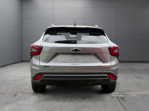 Sterling Gray Metallic 2026 Chevrolet Trax FWD 2RS