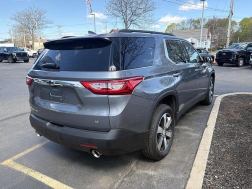 Satin Steel Metallic 2020 Chevrolet Traverse LT Leather