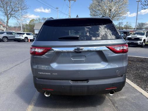Satin Steel Metallic 2020 Chevrolet Traverse LT Leather