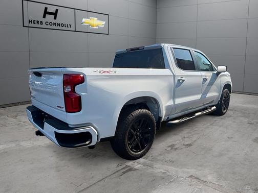 Summit White 2026 Chevrolet Silverado 1500 RST