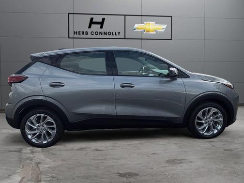 Sterling Gray Metallic 2027 Chevrolet Bolt LT FWD